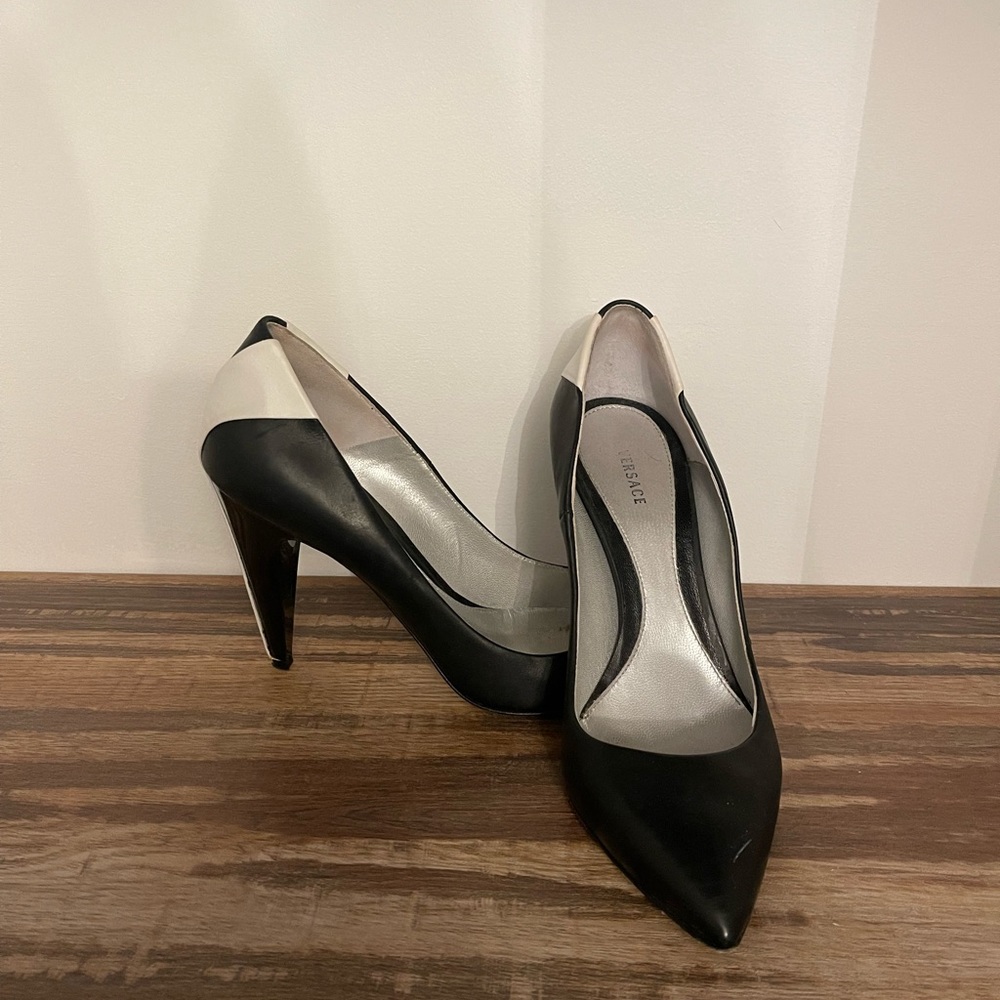 Versace leather pumps